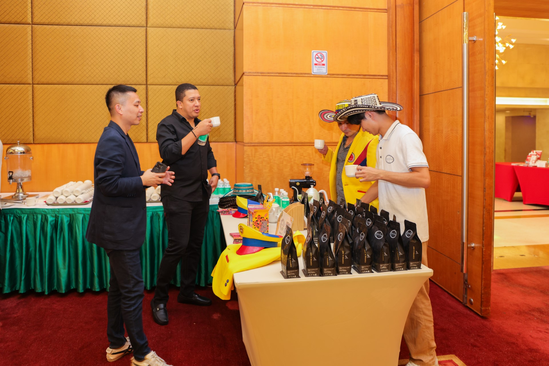 Colombianos en Guangzhou conmemoraron el 20 de julio